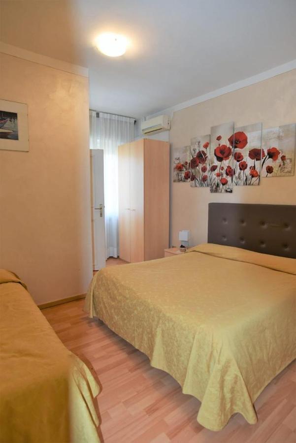 La Lanterna Hotell Garda  Eksteriør bilde